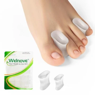 Immagine di Welnove Upgraded Gel Toe Separators 8 Pack Aloe Vera Extract Infused Silicone Spacers for Straightening Overlapping Toes, Calluses Bunion Corrector Men and Women (Multi Size, Clear)