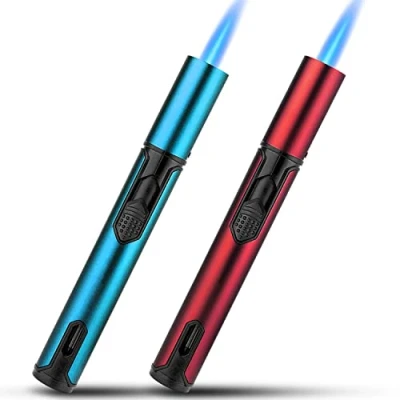 Immagine di Bbsisgo Accendino Jet Flame, a Gas Butano Ricaricabile, Antivento Lungo per Candele, Cucina, Campeggio, Barbecue, Camino. Regalo Uomo (Venduto Senza Gas) (Blu e Rosso)
