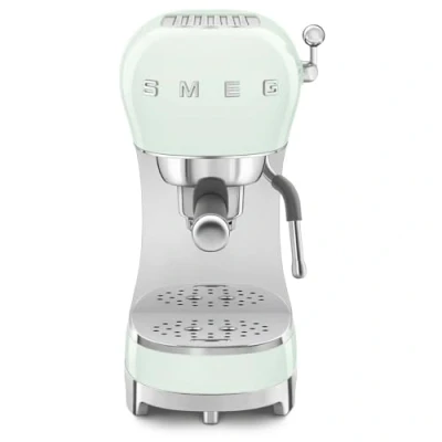 Immagine di Smeg, Macchina da Caffè Espresso Manuale ECF02PGEU, Made in Italy, Cappuccino System, Thermoblock, Tazze Grandi e Funzione Doppio, Dimensioni Compatte, 1350W, Verde Pastello