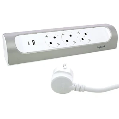 Immagine di LEGRAND, presa angolare, angolata 45, 3 prese, porta USB a e C, 3000 mA 5,0 V 15 W MAX, montaggio parete da tavolo, lunghezza cavo 2 metri, ultra bianco/alluminio, 694502