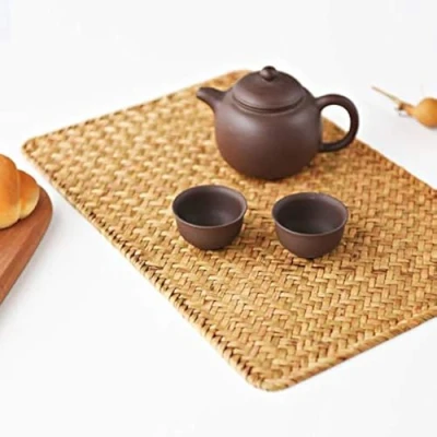 Immagine di YANGQIHOME 4 Pezzi Rettangolari Tovagliette in Rattan Vimini, Alghe Naturali, Intrecciate a Mano per Tavolo da Pranzo