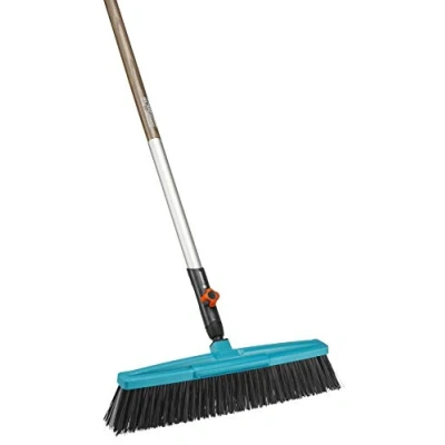 Immagine di Scopa per Esterni Gardena Combisystem Promozione: Stabile Il Giardino e i Vialetti Intorno Alla Casa, Setole in Polipropilene (3622 30)