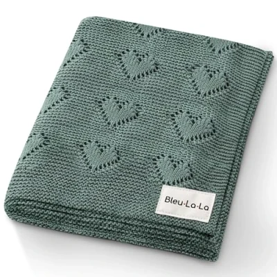 Immagine di Bleu La Coperta per Fasciatoio Neonati Lavorata a Maglia in 100% Cotone di Lusso Morbida e Accogliente Passeggino Culla Unisex Ragazze (Verde Cacciatore)