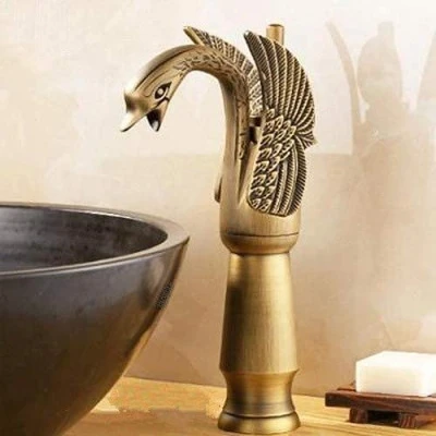 Immagine di Rubinetto per lavabo Bagno Finitura antica con uccellino Miscelatore commerciale monoforo in ottone a leva singola Montaggio ponte