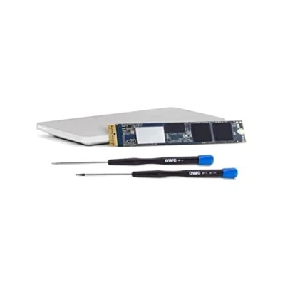 Immagine di OWC Soluzione di aggiornamento SSD Completa Aura PRO X2 da 480 GB con Strumenti e Custodia Envoy per MacBook Air (metà 2013 2017) (Retina, fine metà 2015)