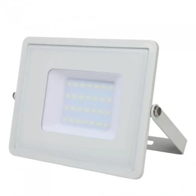 Immagine di V TAC Faro LED da Esterno 30W con Chip Samsung [ULTIMA GENERAZIONE] IP65 2340 Lumen Proiettore Faretto Colore Bianco Impermeabile Luce Naturale