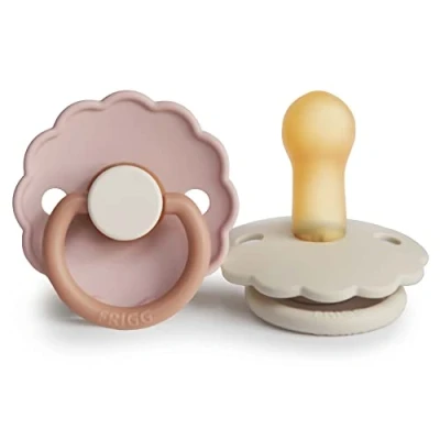 Immagine di FRIGG Daisy confezione da 2 ciucci Ciuccio in lattice Prodotto Danimarca Senza BPA Tettarella simmetrica a ciliegia (Biscuit/Cream, Taglia (6 18 Mesi))
