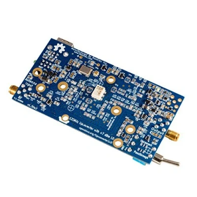 Immagine di Ham It Up v1.3 Barebones RF Upconverter per Radio Definita da Software. Funziona con la Maggior parte dei SDR come HackRF e RTL (RTL2832U E4000 o R820T); Convertitore MF / HF prese SMA