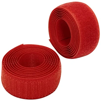 Immagine di Aerzetix C65933 Nastro/rotolo di scratch 25mm 1 metro auto aggrappante organizer/fermacavo striscia aggancio sacchetto indumento cinghia colore: rosso in poliammide e poliestere