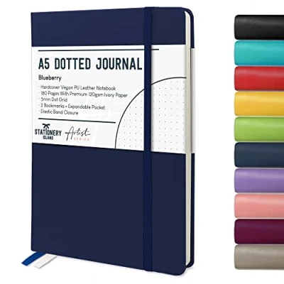 Immagine di STATIONERY ISLAND Quaderni a Quadretti A5 Bullet Journal Puntinato, 180 Pagine Taccuino, Notebook Quaderno Appunti 120gsm. Quadernino Per Agendina, Studio, Viaggi, Diario e Progetti. (Mirtillo)