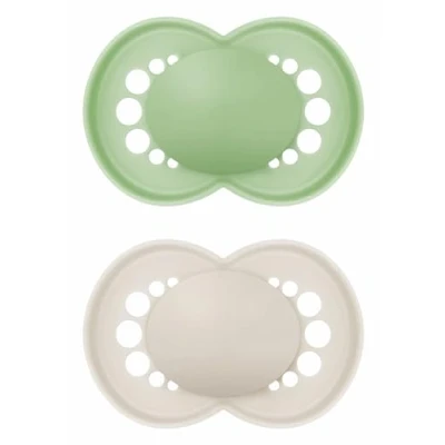 Immagine di MAM Ciuccio in lattice di gomma naturale, a partire da 6 mesi, con tettarella simmetrica, piatta e flessibile, scatola autosterilizzante, Neuto opaco, confezione 2