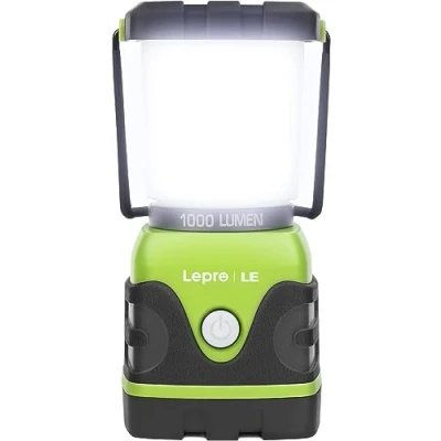 Immagine di LE Lanterna da Campeggio LED, Lampada Impermeabile Portatile, 1000 Lumen 4 Modalità di Illuminazione, Esterno a Batteria (non incluso) per Emergenza Pesca Trekking