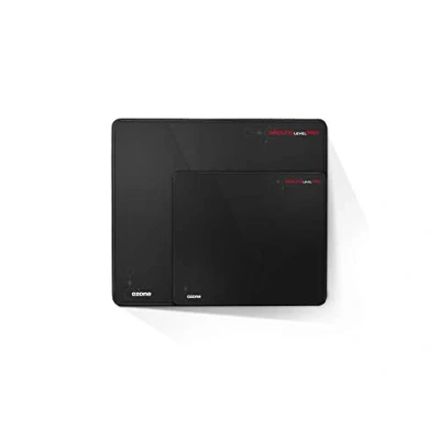 Immagine di OZONE GAMING GEAR Mat GROUND LEVEL M OZGLPRO Tappetino di design Gamer, dimensioni medie, ergonomico, superficie in tessuto morbido, base gomma, antiscivolo, nero