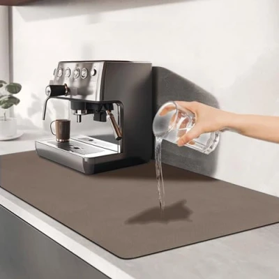 Immagine di TENQUAN Tappetino per piatti ad asciugatura 60x30cm Drenante cucina con antiscivolo Fondo Assorbente Macchina da Caffè Scolapiatti piatto Lavello(Marrone)
