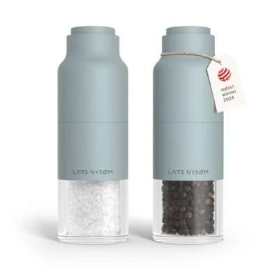 Immagine di LARS NYSØM Set di macinini per sale e pepe in acciaio inox con macina regolabile I Bottiglia Design spezie Manuale (Sky Blue)