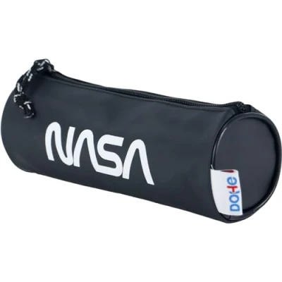 Immagine di DOHE Astuccio Scolastico Rotondo Chiusura con Cerniera, Licenza Ufficiale, Poliestere Resistente, 21x7,5x7,5 cm, Materiale NASA Black Nero