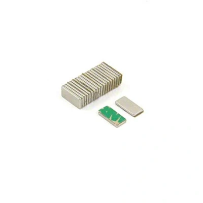 Immagine di first4magnets F1051SA 20 Calamite al neodimio autoadesive N42, 10 x 5 1 mm, capacità 0,6 kg, pz.