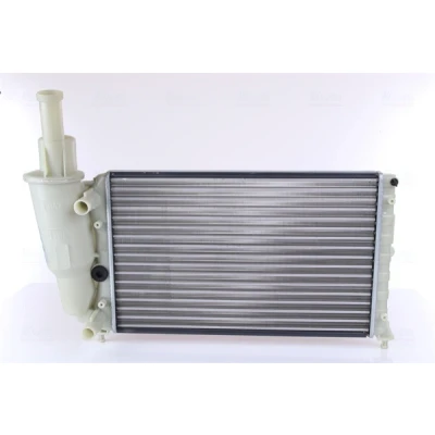 Immagine di NISSENS 61857 Radiatore motore Alluminio 496 322 23 Alette di raffreddamento montate meccanicamente FIAT: Punto I Hatchback, Cabrio, LANCIA: Y