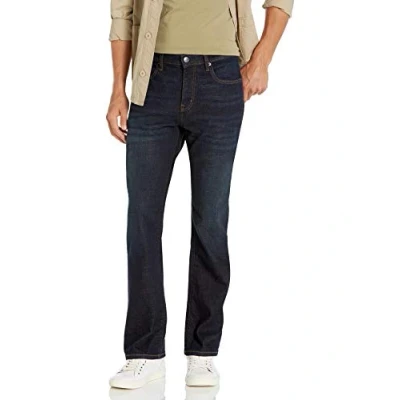 Immagine di Amazon Essentials Jeans Dritti con Taglio Bootcut Uomo, Indaco Scuro Tie &amp; Dye, 40W / 34L