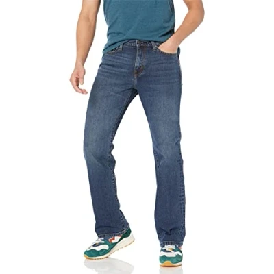 Immagine di Amazon Essentials Jeans Dritti con Taglio Bootcut Uomo, delavé Medio, 28W / 32L