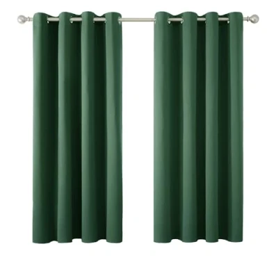 Immagine di Deconovo Tende Camera da Letto Oscuranti per Interni 2 Pezzi 138 CM Altezza, Termiche Isolanti Tinta Unita con Occhielli, 107x138 (Larghezza x Altezza), Verde Scuro