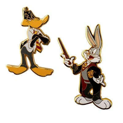Immagine di Cinereplicas Set di 2 spille in metallo Bugs Bunny e Daffy Duck a Hogwarts 5cm Licenza ufficiale