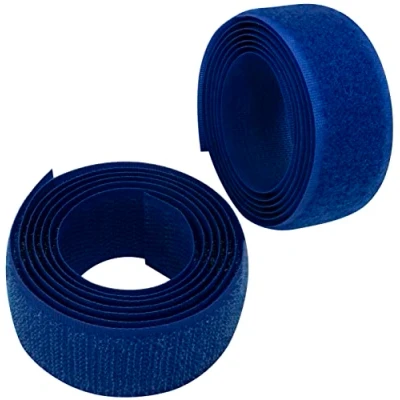 Immagine di Aerzetix C65945 Nastro/rotolo di scratch 25mm 1 metro auto aggrappante organizer/fermacavo striscia aggancio sacchetto indumento cinghia colore: blu reale in poliammide e poliestere