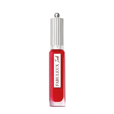 Immagine di Bourjois Fabuleux Ink Lacquer, 04 Cherry Cute, tinta labbra glossata, formula idratante. Arricchita con olio di girasole, no transfer, non secca e a prova sbavatura, tenuta fino 8 ore, 3,5 ml