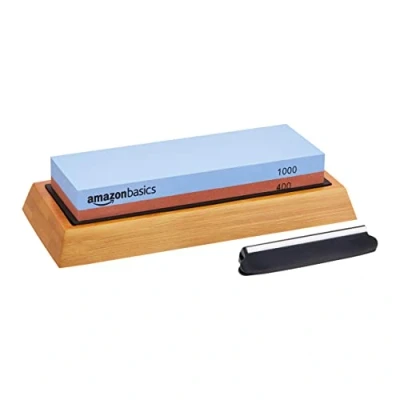 Immagine di Amazon Basics, Pietra bagnata per affilatura coltelli, bifacciale, grana 400/1000, con base in bambù antiscivolo, Nero E Grigio, 18 x 6.1 2.8 cm