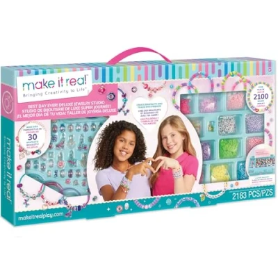 Immagine di Make It Real: Best Day Ever! Deluxe Jewelry Studio 2183 pezzi Kit fai da te, progetta e realizza oltre 30 Breacelets, perline ciondoli, ragazze bambini dai 8 anni in su
