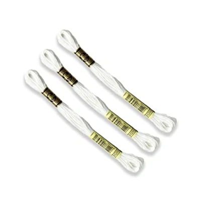 Immagine di DMC Set di 3 matassine Mouliné Spécial 117MC BIANCO LUMINOSO B5200 Filo da ricamo 100% cotone Si adatta a tutte le tecniche e tutti i supporti, ideale per il punto croce